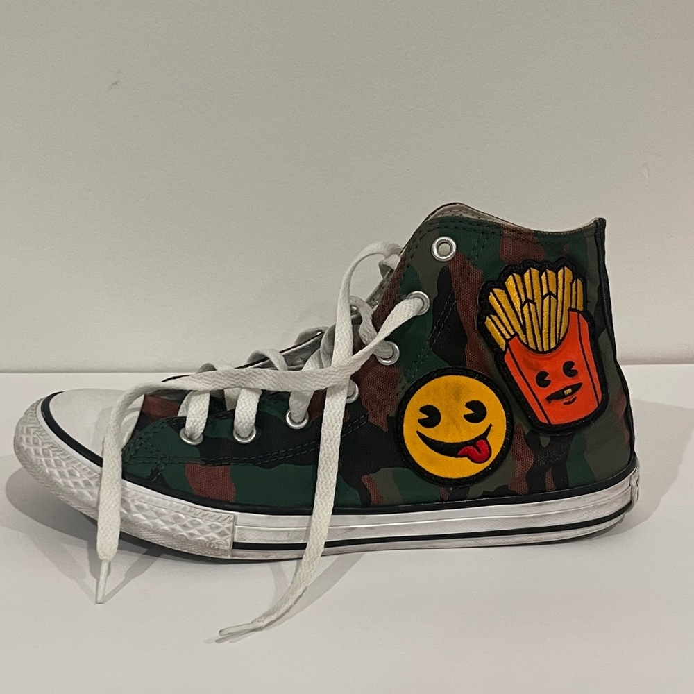 Camouflage High-Top Sneakers with Emoji Patches size US5 UK 4,5 EU37,5